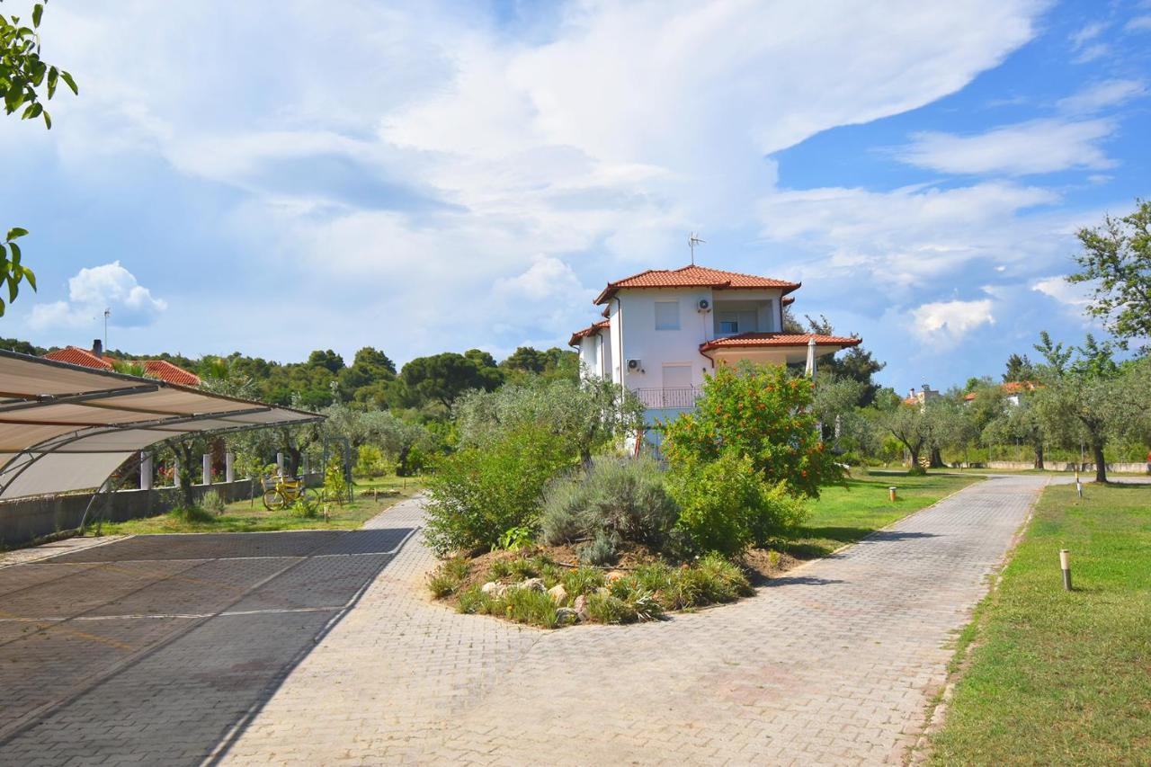 Forty Roses Vourvourou Exterior photo